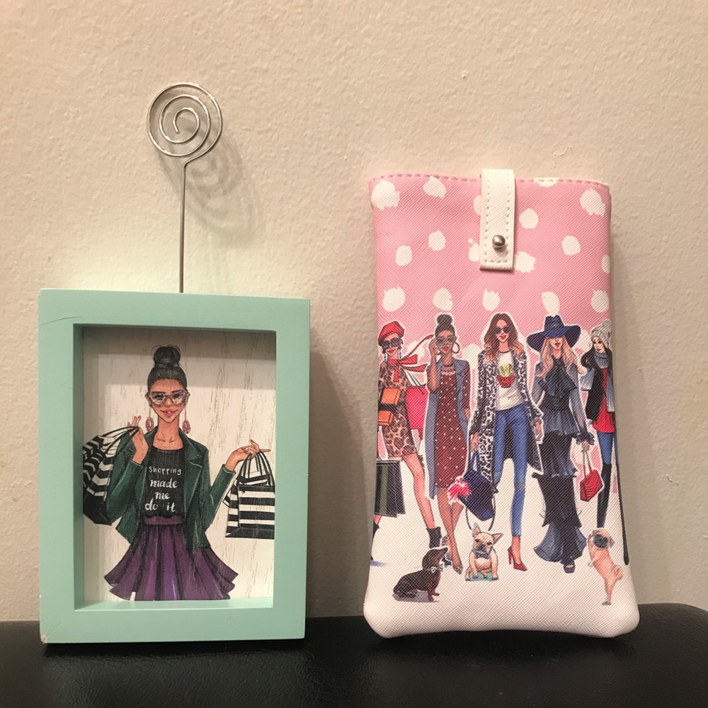 Picture display and camera case